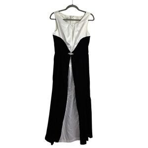Vintage Reggio Elegant Black and White Burgundy Evening Gown-Size 8